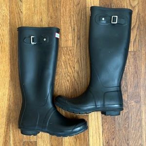 Hunter Winter and Rain Boots Women’s Size 7
